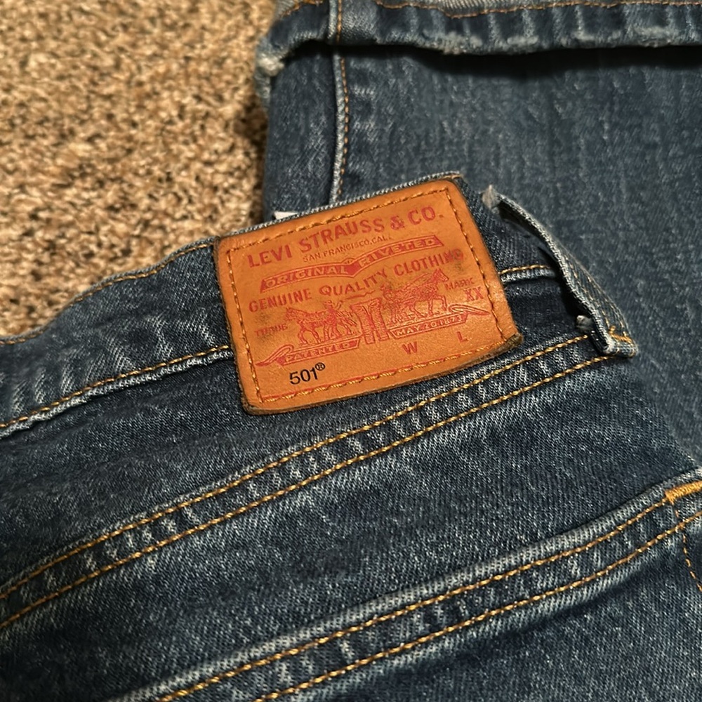 Levis - Picture 8 of 8